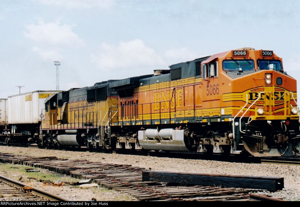 BNSF 5066 East